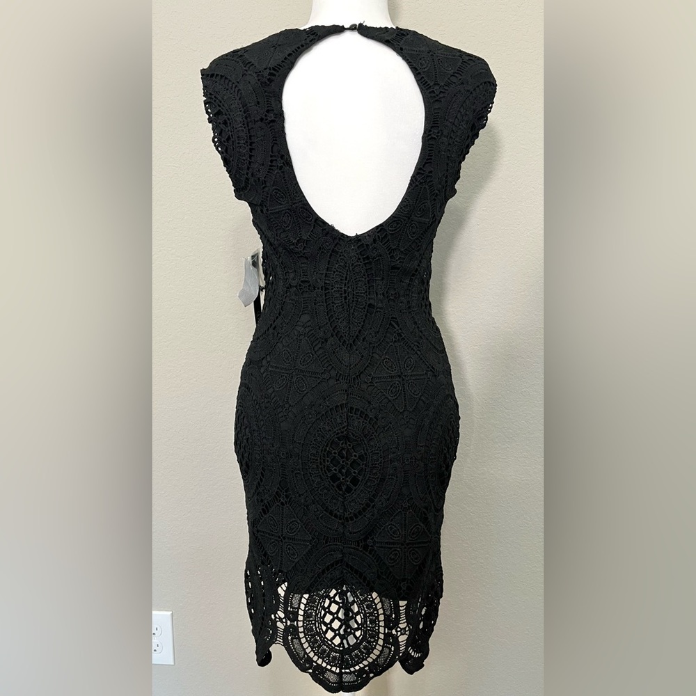 Black Open Back Crochet Lace Scalloped Hem Bodycon Cocktail Party Dress Size S